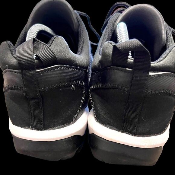 Adidas Daroga Plus B44328 Size 11 - Picture 4 of 5